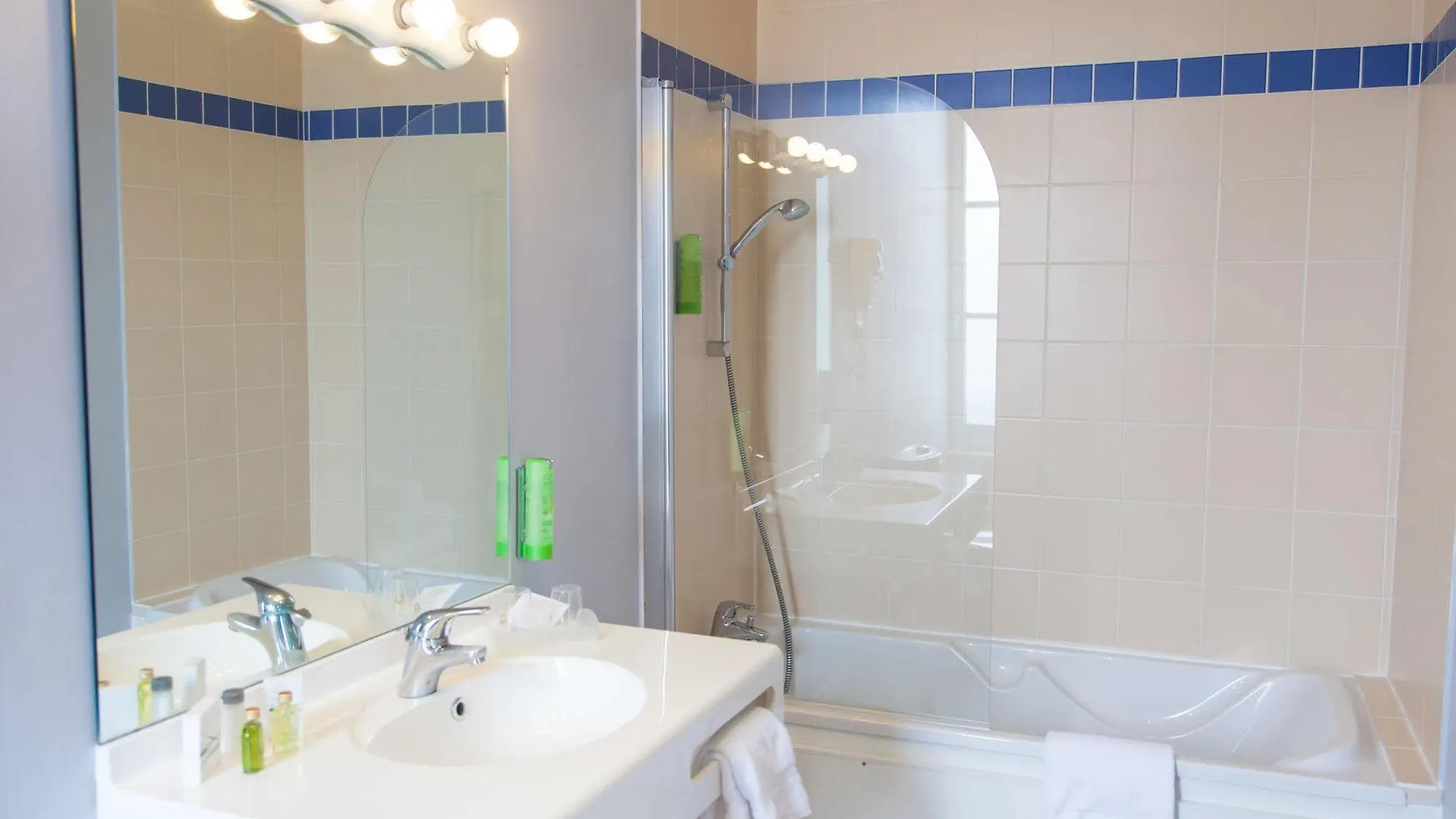 Best Western Hotel De France Bourg-en-Bresse 3*,  Frankrike